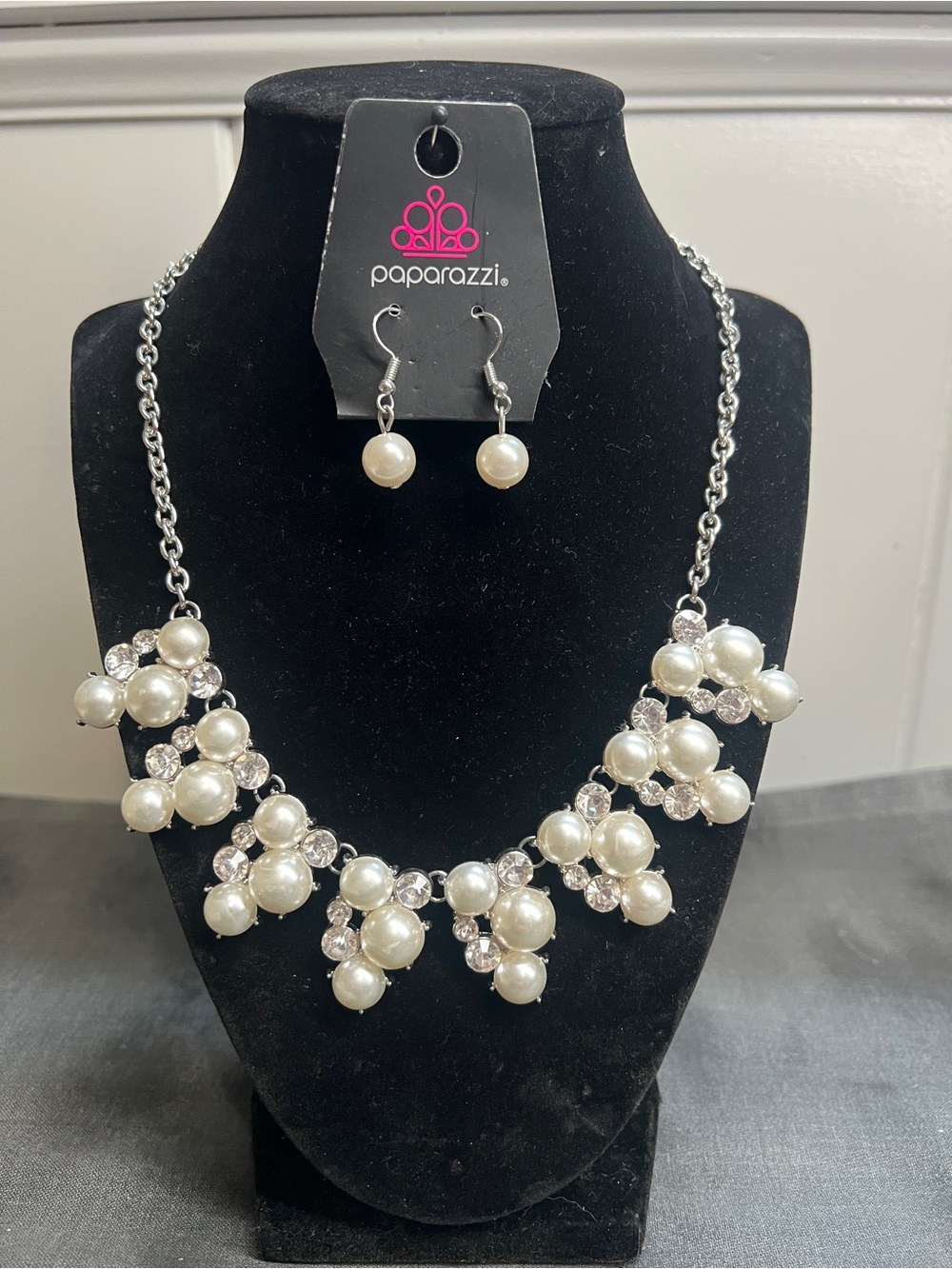 Paparazzi Pearl Cluster Bib Necklace with Matching Drop Earrings - White